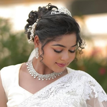 Customized bridal makeup style